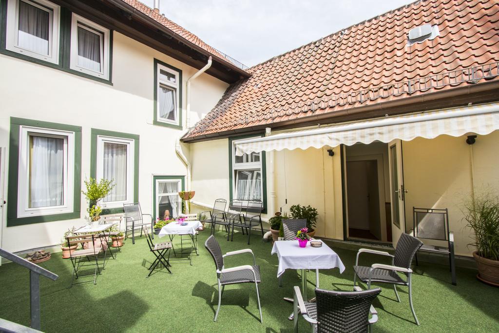 Gastehaus Deutsches Haus Otel Northeim Dış mekan fotoğraf